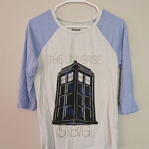 Medium Doctor Who TARDIS Shirt
